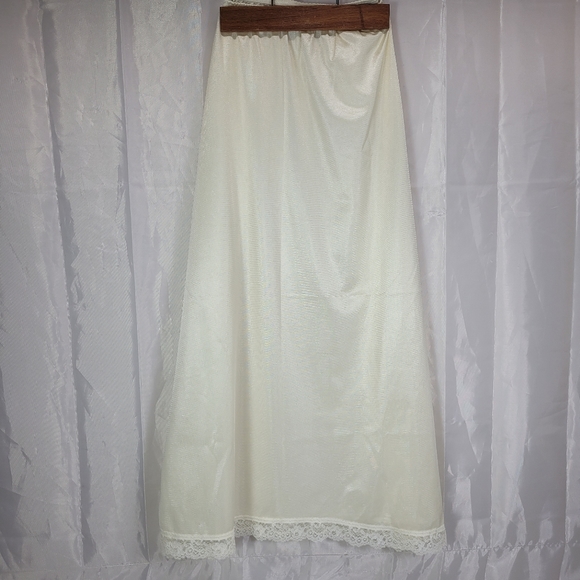Deena Intimates & Sleepwear Deena 98 Vintage Half Slip Cream